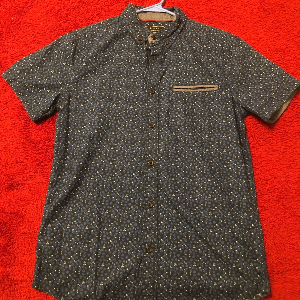 Short sleeve casual button down